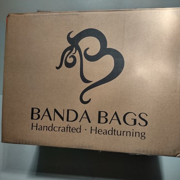 NWT Banda Bag Weekender - Picture 11 of 11